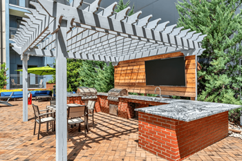 Outdoor kitchen-poolside